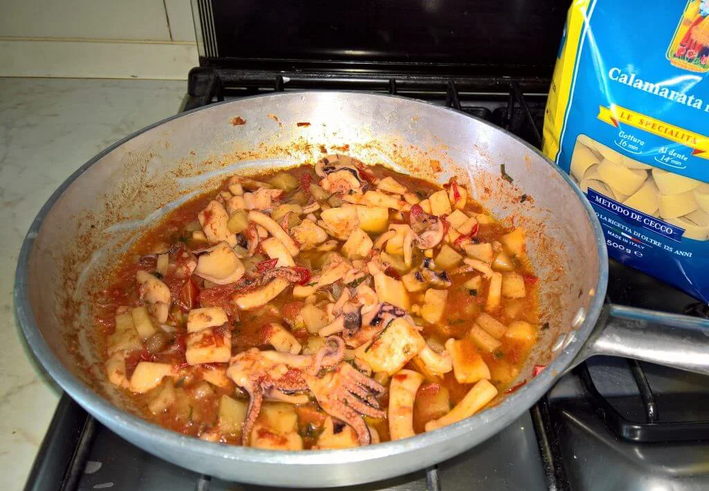 pasta e patate con calamari